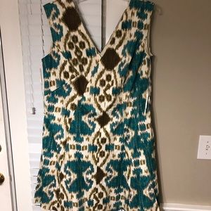 Sleeveless v-neck dress